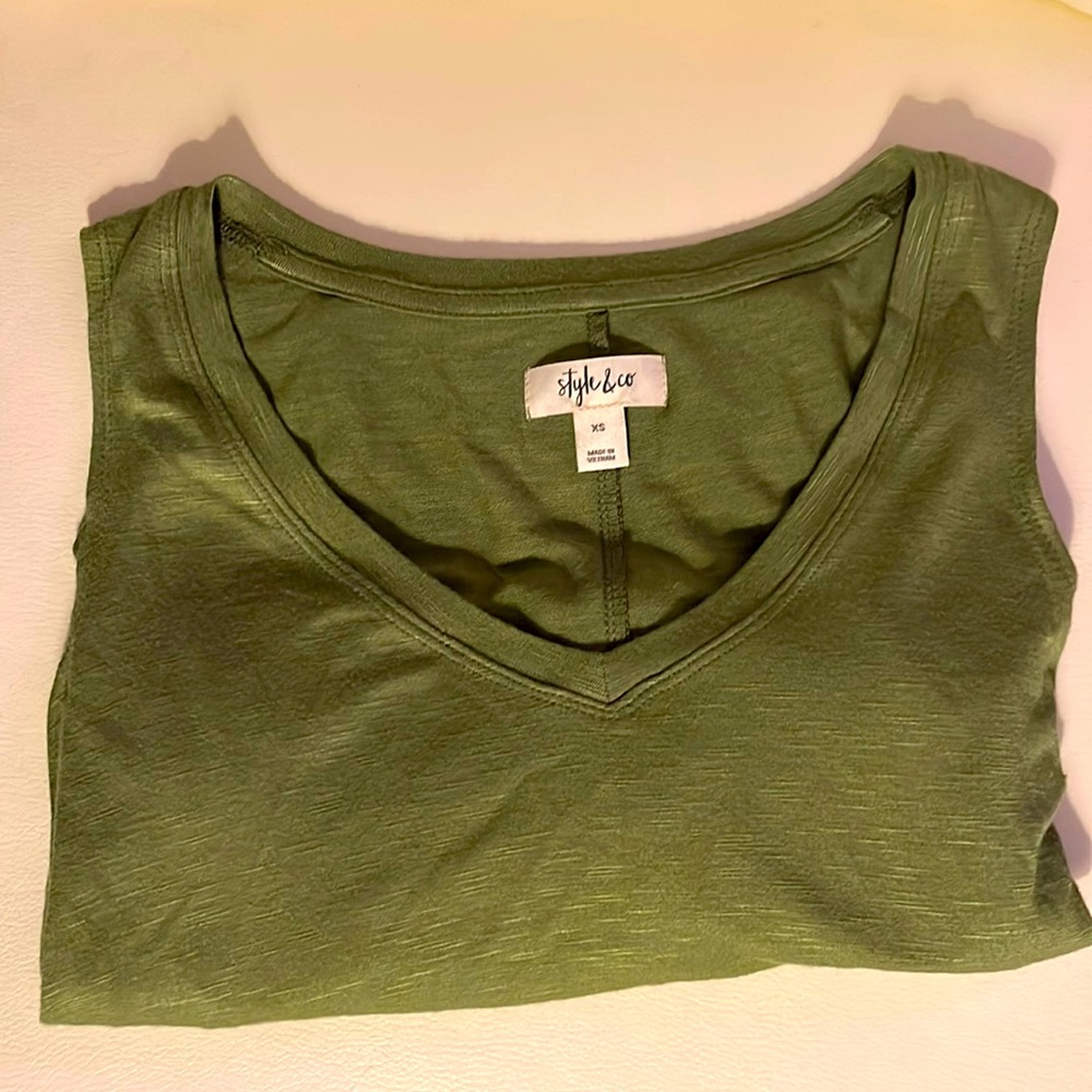 New Drapey Dry Grass Green Tank Runs Big XS Style & co